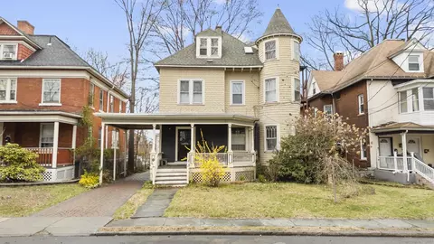 176 Sargeant St, Hartford, CT 06105