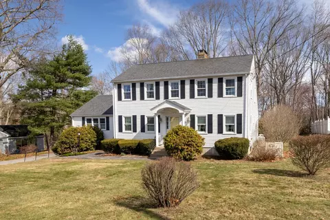 246 Westmont Dr, Waterbury, CT 06708