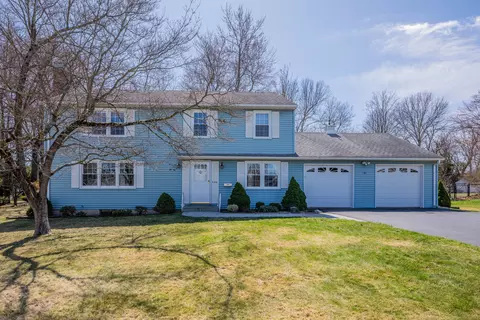 154 Fox Hill Rd, Wethersfield, CT 06109