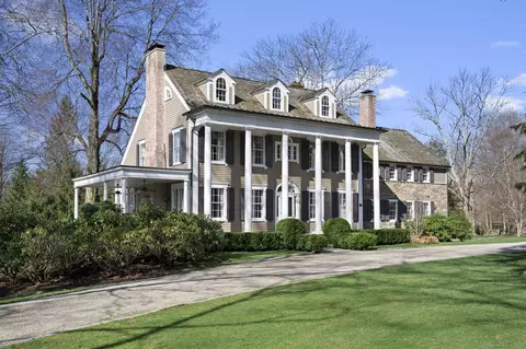 208 Canoe Hill Rd, New Canaan, CT 06840
