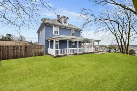 7 Longview Ct, Norwalk, CT 06851