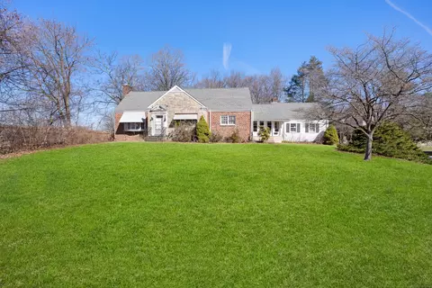 35 Terrace Ave, Stamford, CT 06905