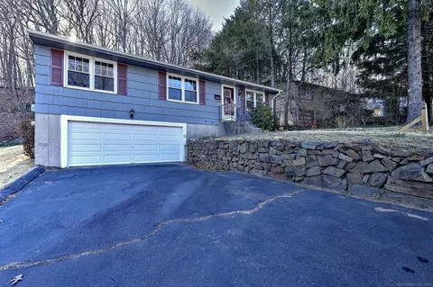 16 Fountain Ter, New Haven, CT 06515