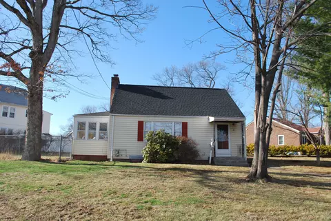 8 Grandview St, New Britain, CT 06053