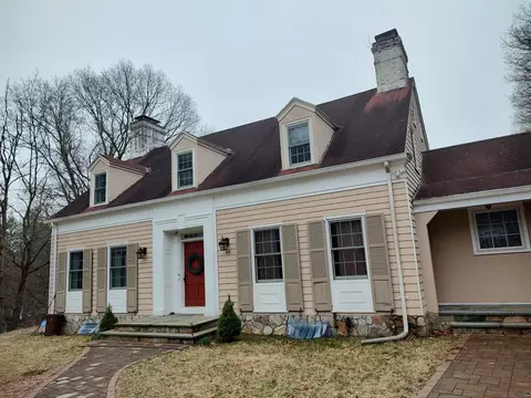 145 River Valley Rd, Stratford, CT 06614