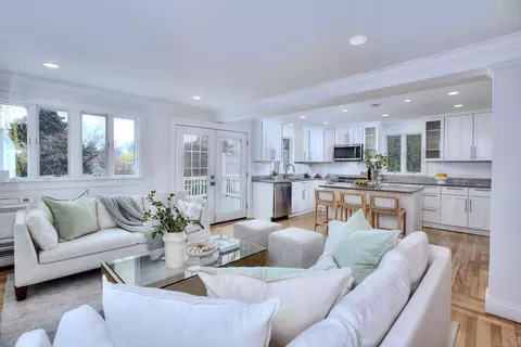 68 Grove Pt, Westport, CT 06880