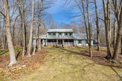 18 Christina Ct, Clinton, CT 06413