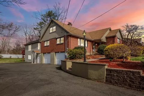 28 Concord Rd, Manchester, CT 06042