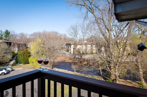 154 Cold Spring Rd #71, Stamford, CT 06905