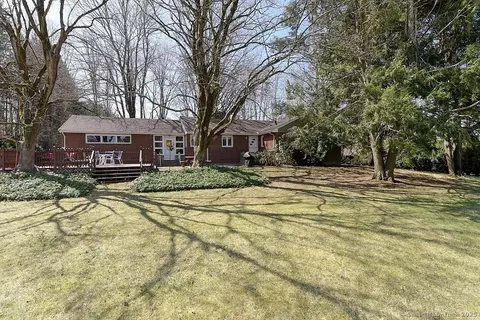 11 Packinghouse Hill Rd, Durham, CT 06422