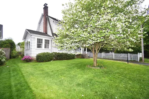 2 Upland Ct, Norwalk, CT 06854