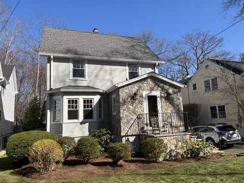 85 Valleywood Rd, Cos Cob, CT 06807