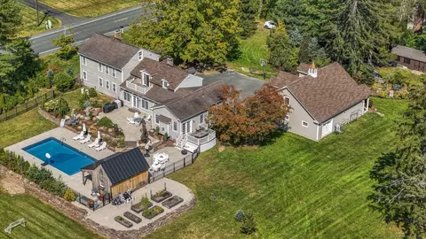 1160 North St, Suffield, CT 06078