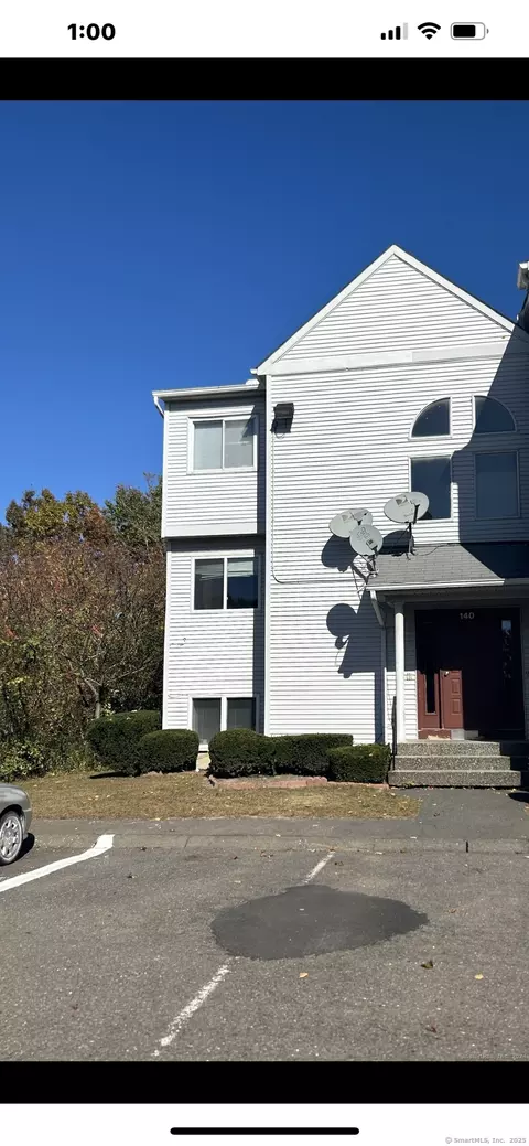 140 Hamden Ave #B, Waterbury, CT 06704