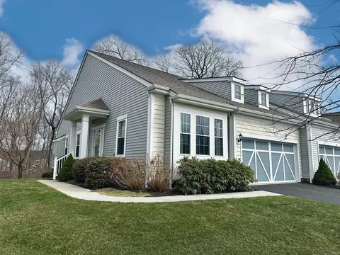 682 Championship Dr #682, Oxford, CT 06478