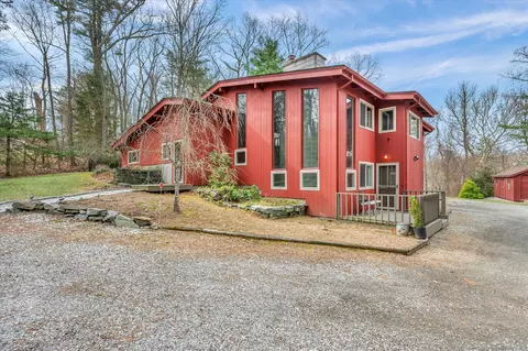 19 Timms Hill Rd, Haddam, CT 06438