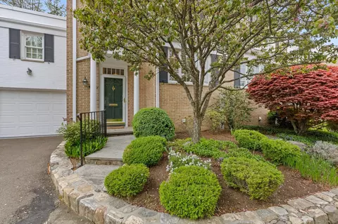 205 Main St #9, New Canaan, CT 06840