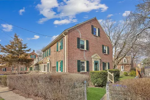 128 Alsace St, Bridgeport, CT 06604