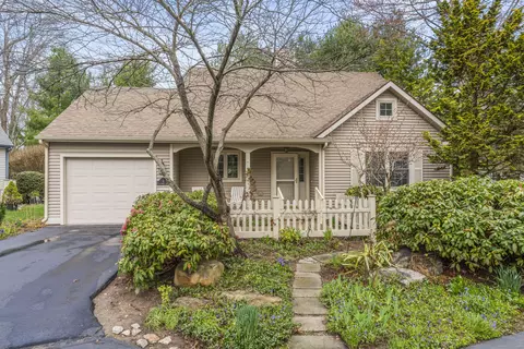 5 Blackberry Ln #5, Niantic, CT 06357