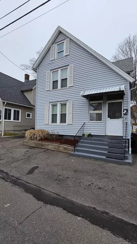 9 Burr Ave, Middletown, CT 06457
