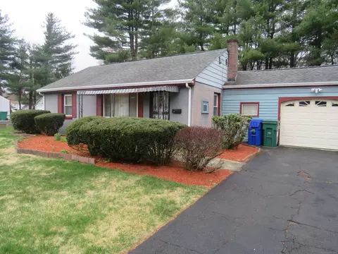 21 Woodford Dr, Bloomfield, CT 06002