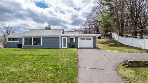211 Ellwood Rd, Berlin, CT 06037