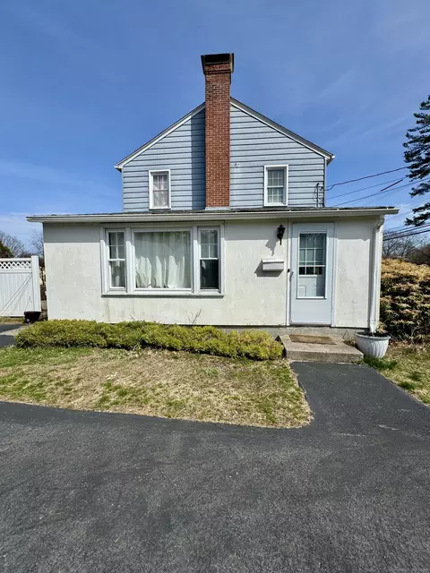 227 Hunters Rd, Norwich, CT 06360