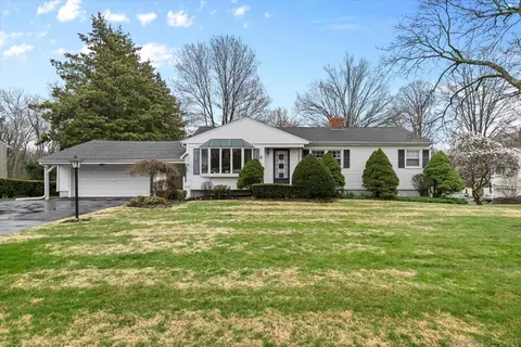 39 Locke Dr, North Haven, CT 06473