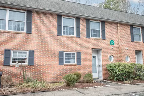 190 Tomlinson Ave #12E, Plainville, CT 06062