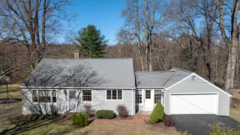 1099 N Grand St, Suffield, CT 06093