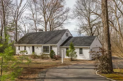 63 Bayberry Hill Rd, Avon, CT 06001