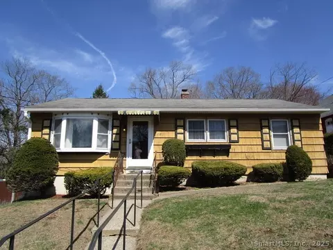 113 Raymond St, Waterbury, CT 06706