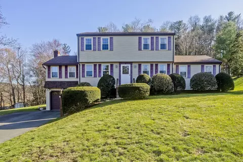 13 Blueberry Cir, Ellington, CT 06029