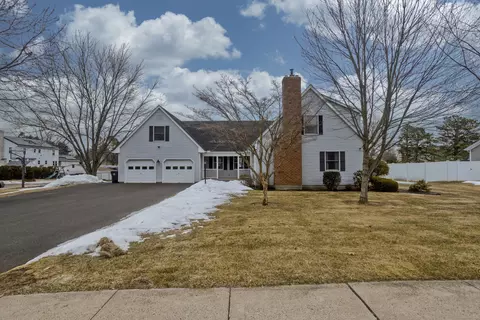 10 Southwest Ave, Windsor Locks, CT 06096