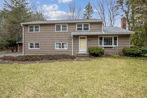 123 Firetown Rd, Simsbury, CT 06070