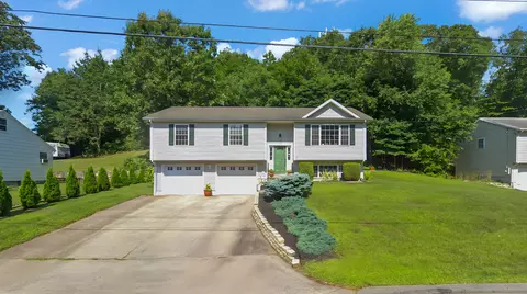 37 Prentice St, Taftville, CT 06380