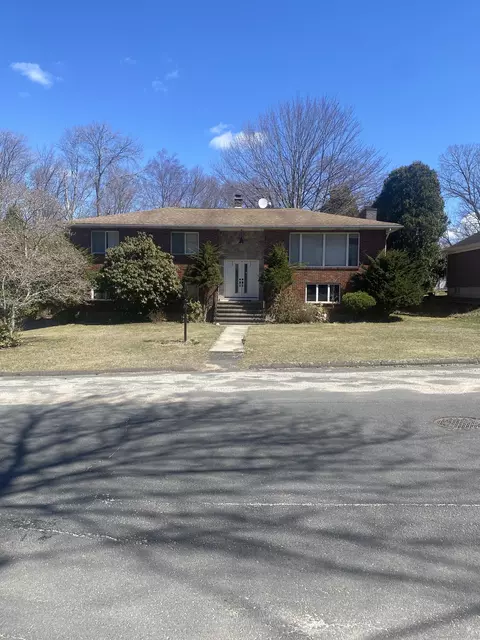 189 Stoddard Rd, Waterbury, CT 06708