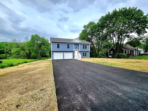 24 Meadow Dr, Gales Ferry, CT 06335