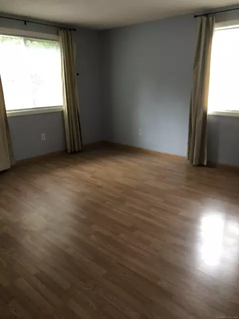 72 Perry St #150, Putnam, CT 06260