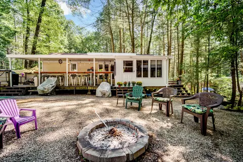 51 Old Springfield Rd #136, Stafford Springs, CT 06076