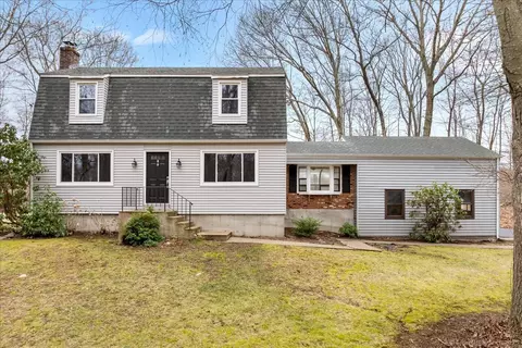 22 Birchwood Dr, Montville, CT 06382