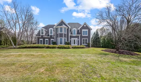 28 Kettle Pond Dr, Glastonbury, CT 06073