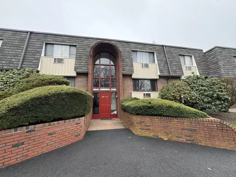311 High Path Rd, Windsor, CT 06095