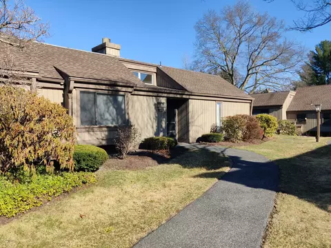 540 Heritage Vlg #B, Southbury, CT 06488