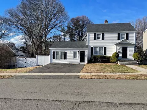91 Parkway Dr, Stratford, CT 06614