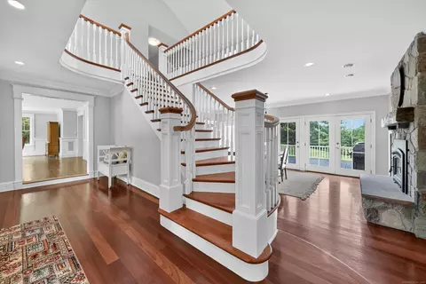65 Joes Hill Rd, Danbury, CT 06811