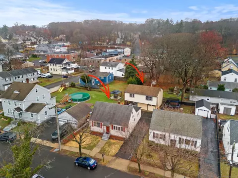 204-206 Lee St, West Haven, CT 06516