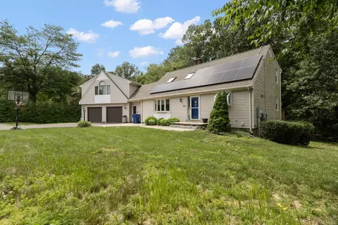 26 Lochview Dr, Windsor, CT 06095