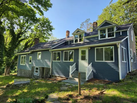 2449 Huntington Tpke, Trumbull, CT 06611