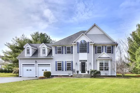 15 Twitchgrass Rd, Trumbull, CT 06611